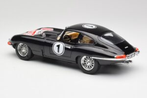 Jaguar E-Type Series 1 #1 British Racing Green Bburago 1:18 3018-M3 Métal Moulé — image 7 sur 8
