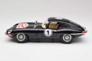 Jaguar E-Type Series 1 #1 British Racing Green Bburago 1:18 3018-M3 Métal Moulé — image 4 sur 8