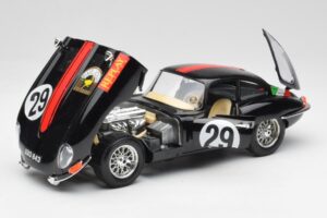 Jaguar E-Type #29 Noir Bburago 1:18 3018-M4 Métal Moulé — image 2 sur 8