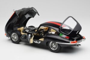 Jaguar E-Type #29 Noir Bburago 1:18 3018-M4 Métal Moulé — image 5 sur 8