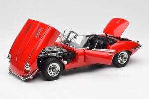 Jaguar E-Type Roadster Series III V12 Rouge AUTOart 1:18 73523 Métal Moulé — image 2 sur 8