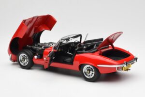 Jaguar E-Type Roadster Series III V12 Rouge AUTOart 1:18 73523 Métal Moulé — image 5 sur 8