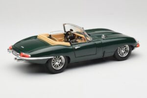 Jaguar E-Type Series 1 Roadster Vert Bburago 1:18 3018-M5 Métal Moulé — image 3 sur 8