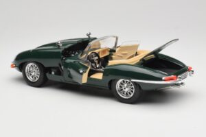 Jaguar E-Type Series 1 Roadster Vert Bburago 1:18 3018-M5 Métal Moulé — image 5 sur 8