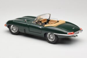 Jaguar E-Type Series 1 Roadster Vert Bburago 1:18 3018-M5 Métal Moulé — image 7 sur 8