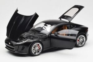 Jaguar F-Type R X152 Noir Mat AUTOart 1:18 73652 Composite — image 2 sur 8