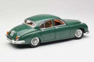 Jaguar Mk II British Racing Vert Maisto 1:18 50287 Métal Moulé — image 3 sur 8