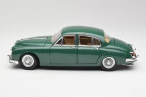 Jaguar Mk II British Racing Vert Maisto 1:18 50287 Métal Moulé — image 4 sur 8