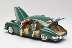 Jaguar Mk II British Racing Vert Maisto 1:18 50287 Métal Moulé — image 5 sur 8