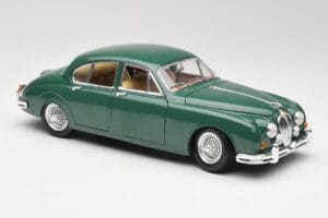 Jaguar Mk II British Racing Vert Maisto 1:18 50287 Métal Moulé — image 6 sur 8