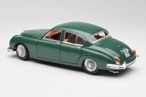 Jaguar Mk II British Racing Vert Maisto 1:18 50287 Métal Moulé — image 7 sur 8