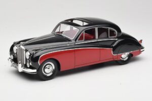 Jaguar Mk VIII Noir & Rouge Foncé BoS Models 1:18 BOS408 Résine