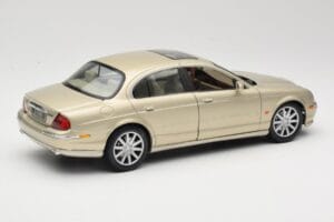 Jaguar S-Type X200 Bronze Maisto 1:18 50332 Métal Moulé — image 3 sur 8