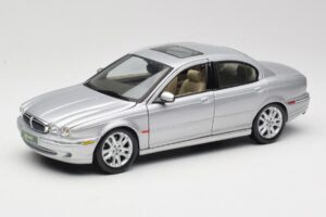 Jaguar X-Type Argent Maisto 1:18 7271328 Métal Moulé