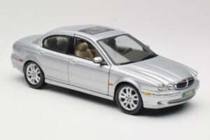 Jaguar X-Type Argent Maisto 1:18 7271328 Métal Moulé — image 6 sur 8