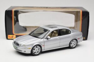 Jaguar X-Type Argent Maisto 1:18 7271328 Métal Moulé — image 8 sur 8