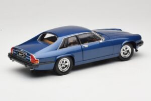 Jaguar XJ-S Bleu Road Signature 1:18 92658 Métal Moulé — image 3 sur 8