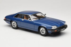 Jaguar XJ-S Bleu Road Signature 1:18 92658 Métal Moulé — image 5 sur 8