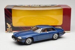 Jaguar XJ-S Bleu Road Signature 1:18 92658 Métal Moulé — image 8 sur 8