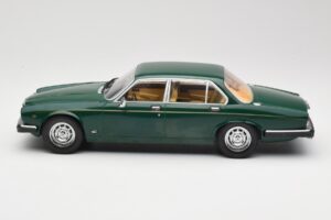 Jaguar XJ Series III Vert Foncé MCG 1:18 MCG18175 Métal Moulé — image 3 sur 6