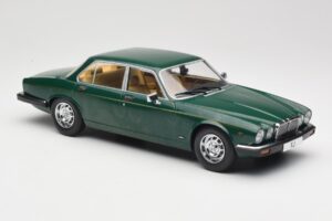 Jaguar XJ Series III Vert Foncé MCG 1:18 MCG18175 Métal Moulé — image 4 sur 6
