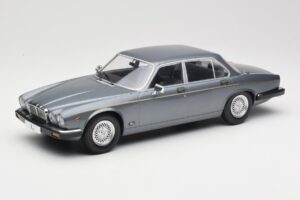 Jaguar XJ Series III Metallic Grey MCG 1:18 MCG18177 Métal Moulé