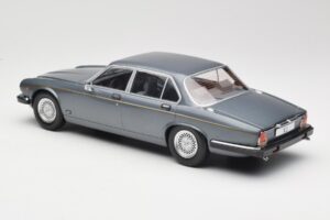 Jaguar XJ Series III Metallic Grey MCG 1:18 MCG18177 Métal Moulé — image 5 sur 6