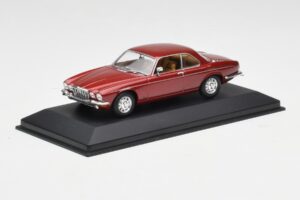 Jaguar XJ12 Coupé Regency Rouge Minichamps 1:43 400130461 Métal Moulé — image 2 sur 4