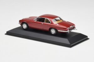 Jaguar XJ12 Coupé Regency Rouge Minichamps 1:43 400130461 Métal Moulé — image 3 sur 4