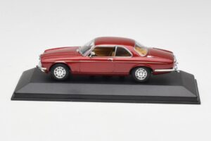 Jaguar XJ12 Coupé Regency Rouge Minichamps 1:43 400130461 Métal Moulé