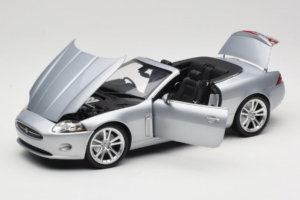 Jaguar XK X150 Cabriolet Argent Minichamps 1:18 153130533 Métal Moulé — image 2 sur 8