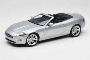 Jaguar XK X150 Cabriolet Argent Minichamps 1:18 153130533 Métal Moulé