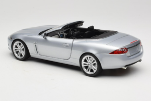 Jaguar XK X150 Cabriolet Argent Minichamps 1:18 153130533 Métal Moulé — image 7 sur 8