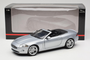 Jaguar XK X150 Cabriolet Argent Minichamps 1:18 153130533 Métal Moulé — image 8 sur 8