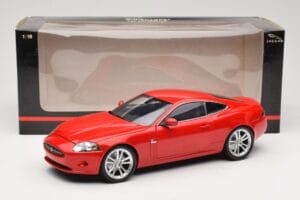 Jaguar XK X150 Rouge Minichamps 1:18 150130503 Métal Moulé — image 8 sur 8