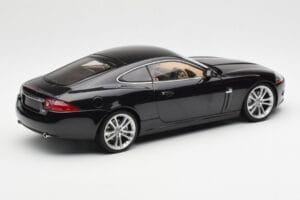 Jaguar XK-R X150 Midnight Noir AUTOart 1:18 73632 Métal Moulé — image 3 sur 8