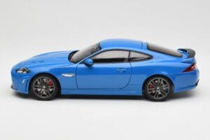 Jaguar XKR-S X150 French Racing Bleu AUTOart 1:18 73641 Métal Moulé — image 4 sur 8