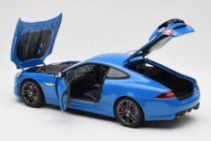 Jaguar XKR-S X150 French Racing Bleu AUTOart 1:18 73641 Métal Moulé — image 5 sur 8