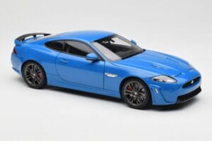 Jaguar XKR-S X150 French Racing Bleu AUTOart 1:18 73641 Métal Moulé — image 6 sur 8