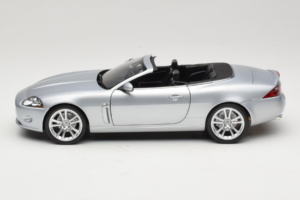 Jaguar XK X150 Cabriolet Argent Minichamps 1:18 150130531 Métal Moulé — image 4 sur 8