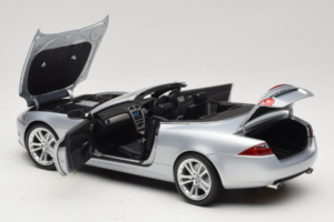 Jaguar XK X150 Cabriolet Argent Minichamps 1:18 150130531 Métal Moulé — image 5 sur 8