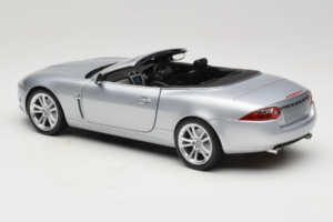 Jaguar XK X150 Cabriolet Argent Minichamps 1:18 150130531 Métal Moulé — image 7 sur 8
