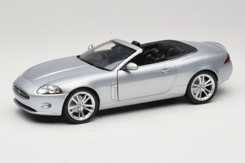 Jaguar XK X150 Cabriolet Argent Minichamps 1:18 150130531 Métal Moulé