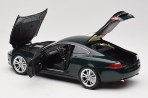 Jaguar XK X150 Coupe Vert Minichamps 1:18 150130501 Métal Moulé — image 5 sur 8