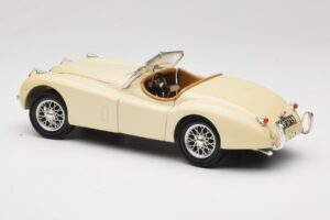 Jaguar XK120 Blanc Eduscho 1:18 7482-1HTH Métal Moulé — image 7 sur 8