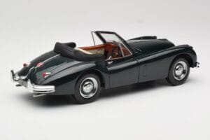 Jaguar XK140 Drophead Coupe Noir Sun Star 1:18 2802 Métal Moulé — image 3 sur 8