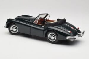 Jaguar XK140 Drophead Coupe Noir Sun Star 1:18 2802 Métal Moulé — image 7 sur 8