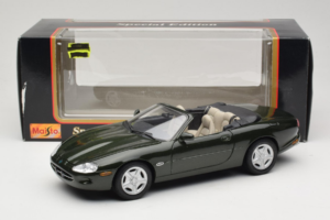 Jaguar XK8 Green Metallic Gris Clair Intérieur Maisto 1:18 31836 Métal Moulé — image 8 sur 8