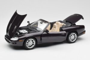 Jaguar XKR X100 Cabriolet Gris Maisto 1:18 50331 Métal Moulé — image 2 sur 8