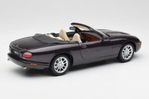 Jaguar XKR X100 Cabriolet Gris Maisto 1:18 50331 Métal Moulé — image 3 sur 8